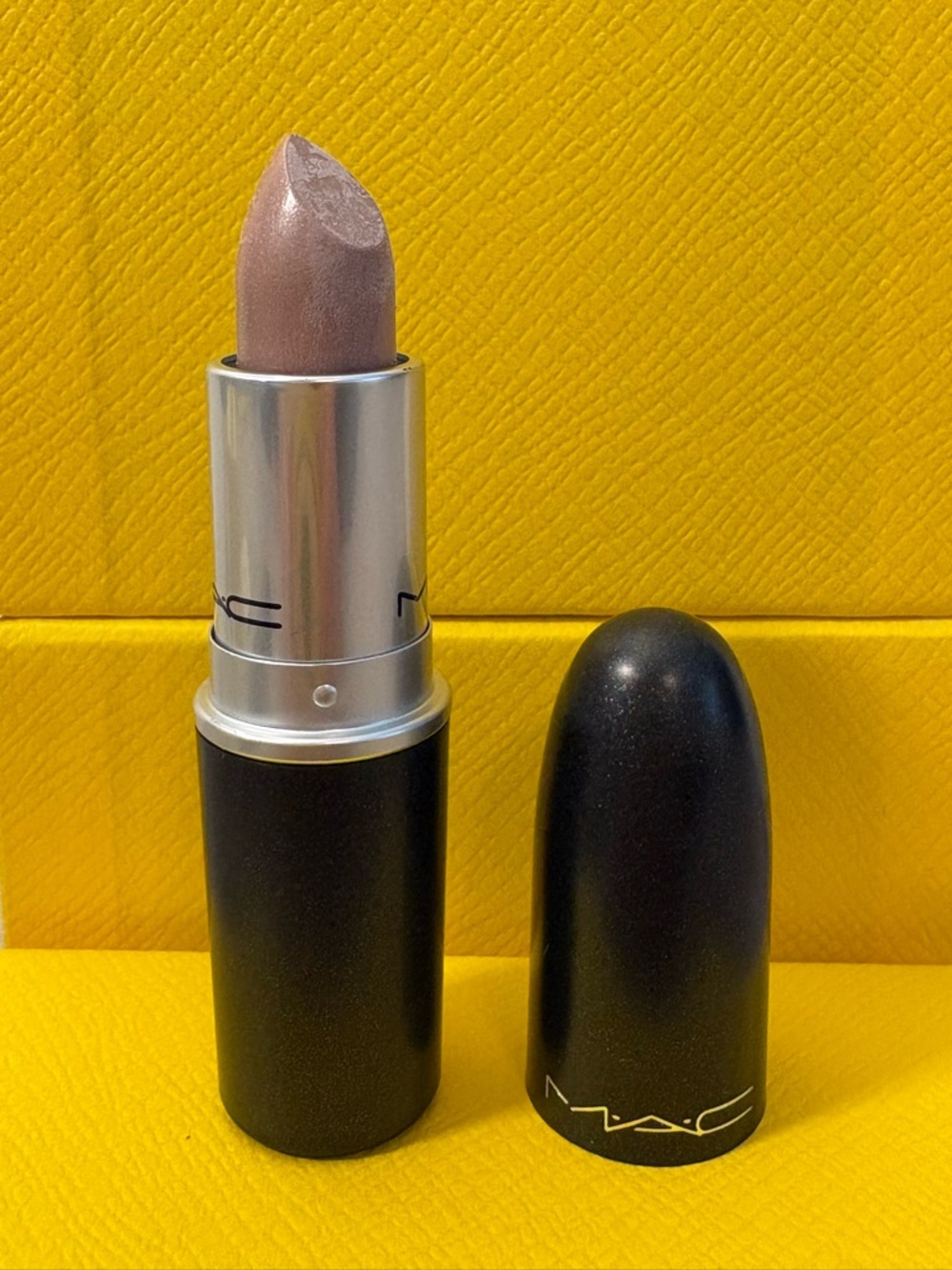 VINTAGE DISCONTINUED MAC Cosmetics Lustre lipstick in NOUVEAU FROU